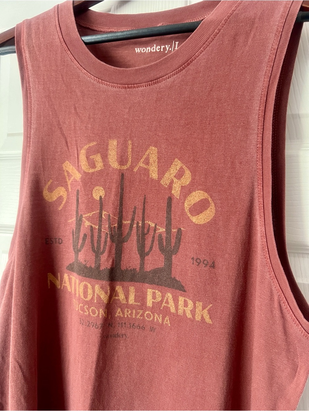 Wondery Saguaro National Park Muscle Tank Women's Large